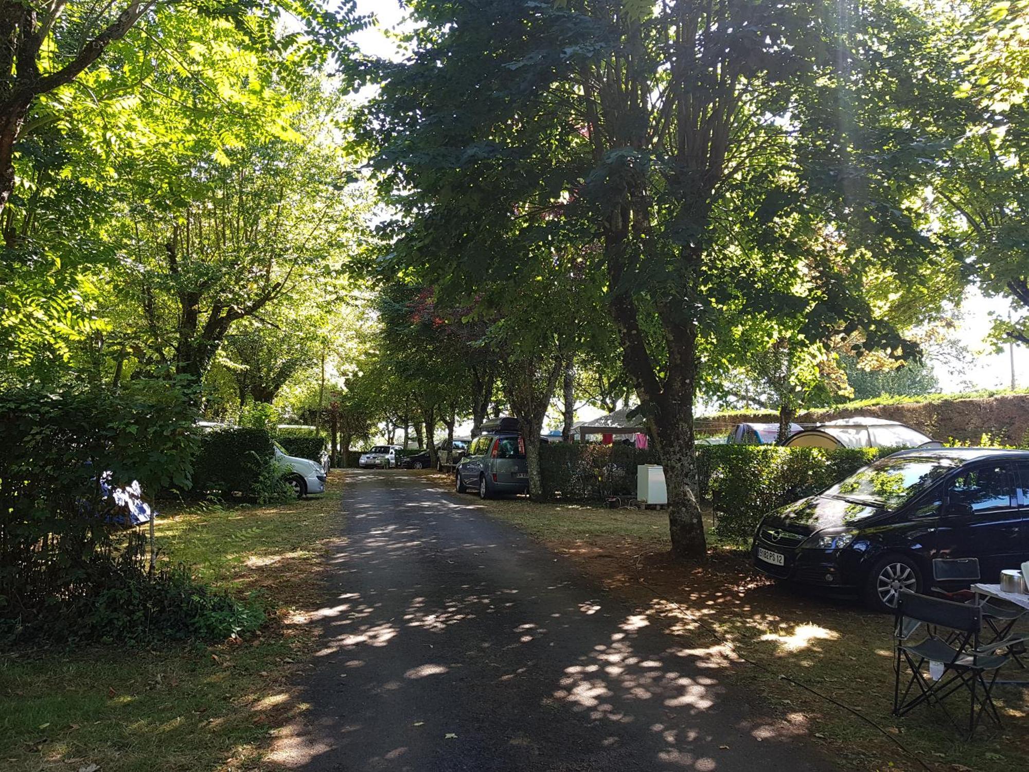 Camping Le Pigeonnier Saint-Crépin-et-Carlucet المظهر الخارجي الصورة