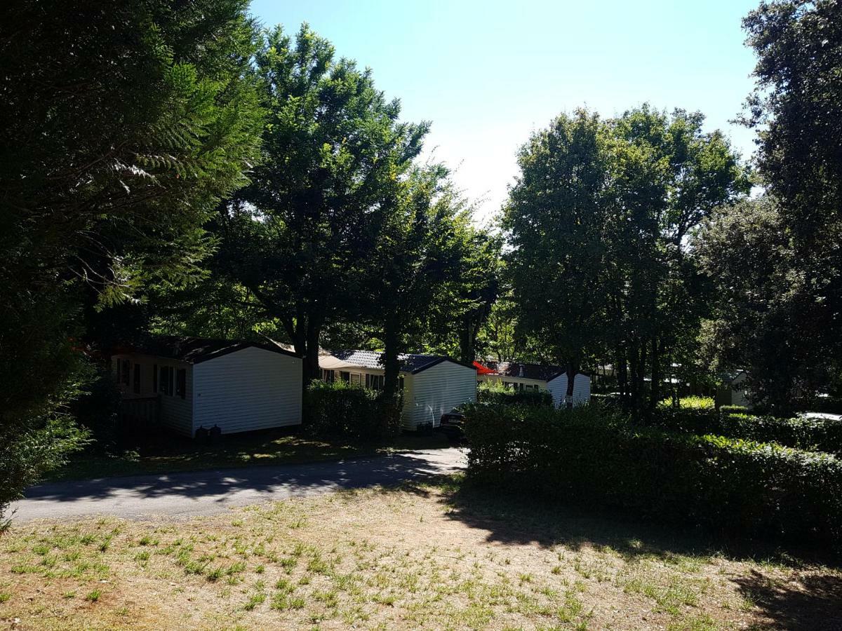 Camping Le Pigeonnier Saint-Crépin-et-Carlucet المظهر الخارجي الصورة